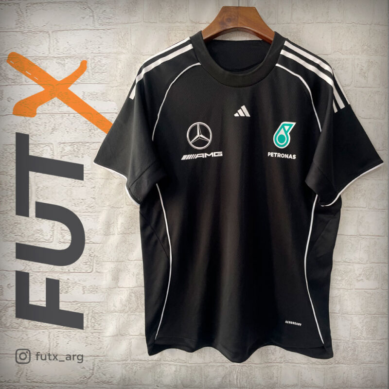 REMERA F1 MERCEDES 2025 NEGRA